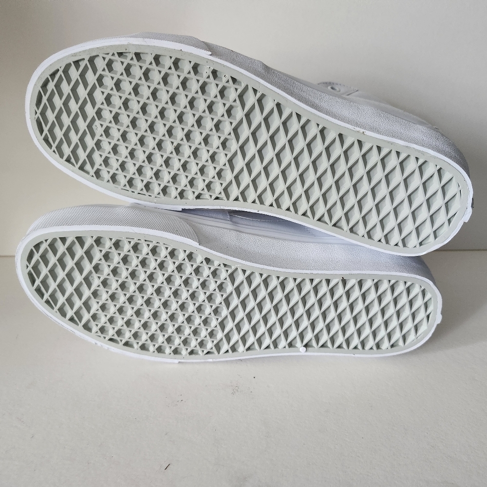 NIB Vans Womens True White Sk8-Hi Hightop Skate Shoes Womens 9.5 Mens 8.0 - Picture 12 of 13